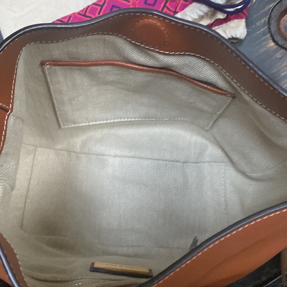 Tory Burch MILLER METAL-LOGO MINI HOBO - Picture 15 of 17